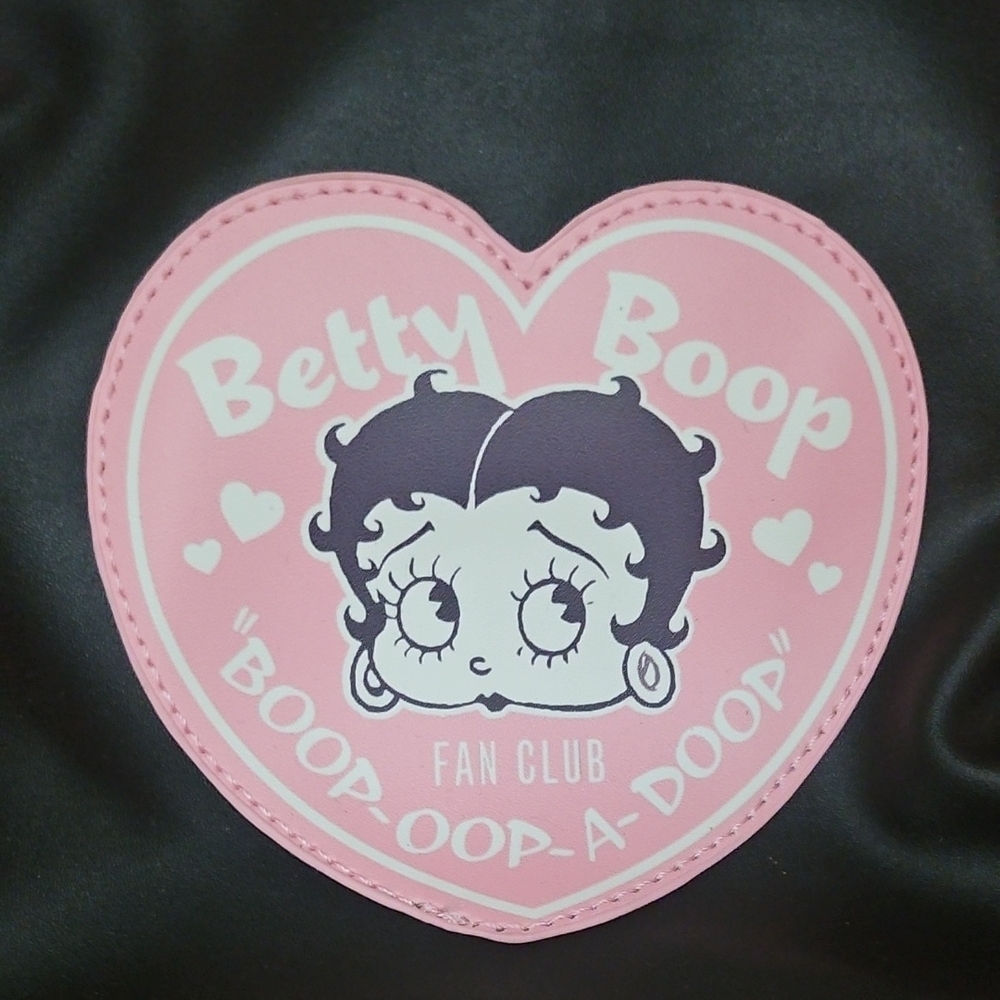 Betty Boop Black and Pink Heart Shoulder Bag - Picture 7 of 7